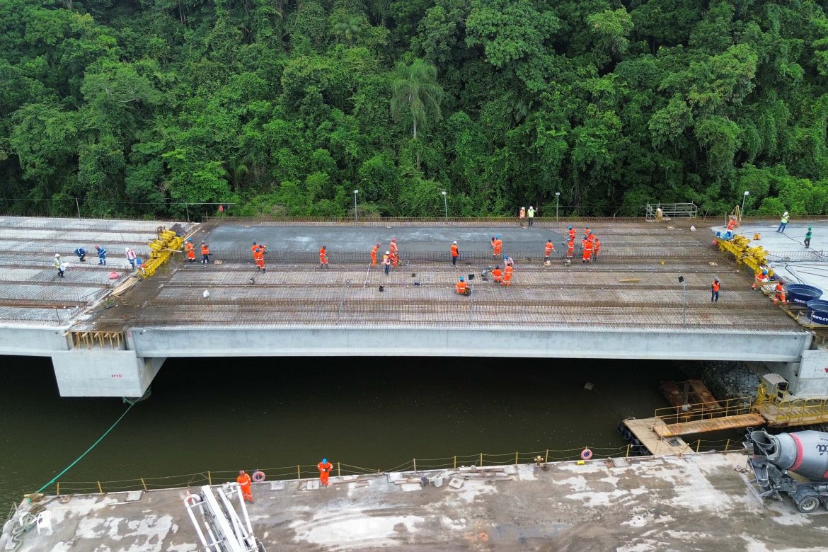 concretagem_do_2o_vao_do_trecho_pre-moldado_-_foto_gediel_mendes_consorcio_supervisor_ponte_de_guaratuba_1